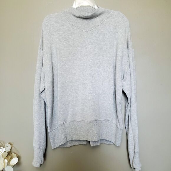 Athleta Apollo Crewneck Sweatshirt Size Medium Gray Pullover Athleisure - Picture 2 of 12
